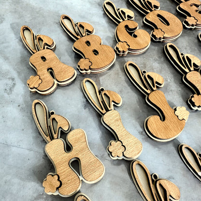 Holzanhänger mit Buchstaben – Hasen-Design für Ostern, Geschenke & Dekoration